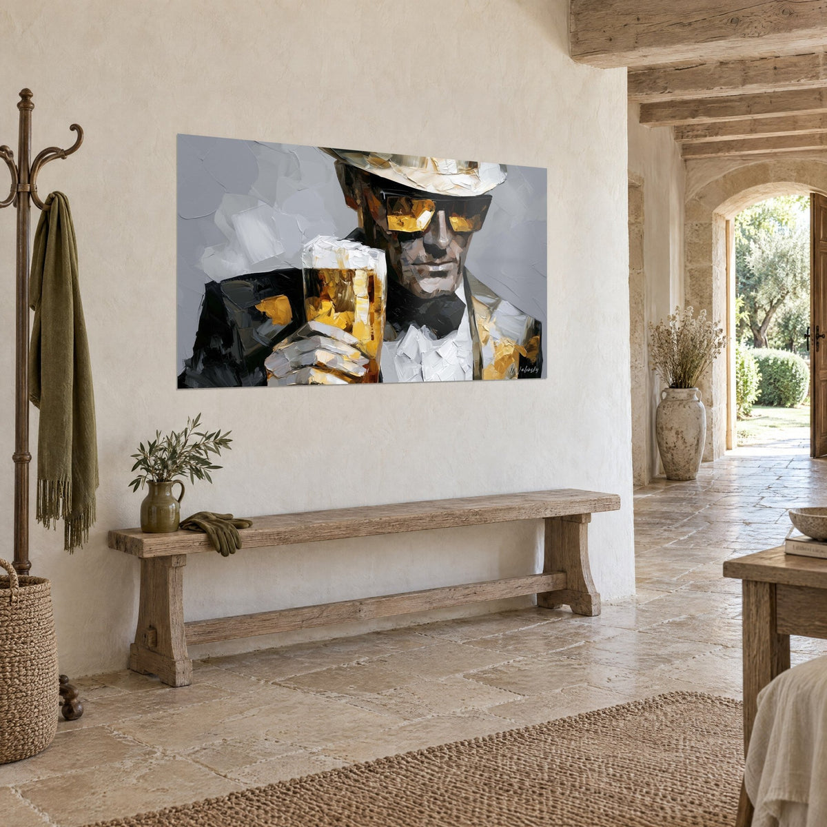 Quadro gentiluomo con papillon nero e camicia bianca, grande boccale di birra ambrata, vista di tre quarti su una panca in pietra
