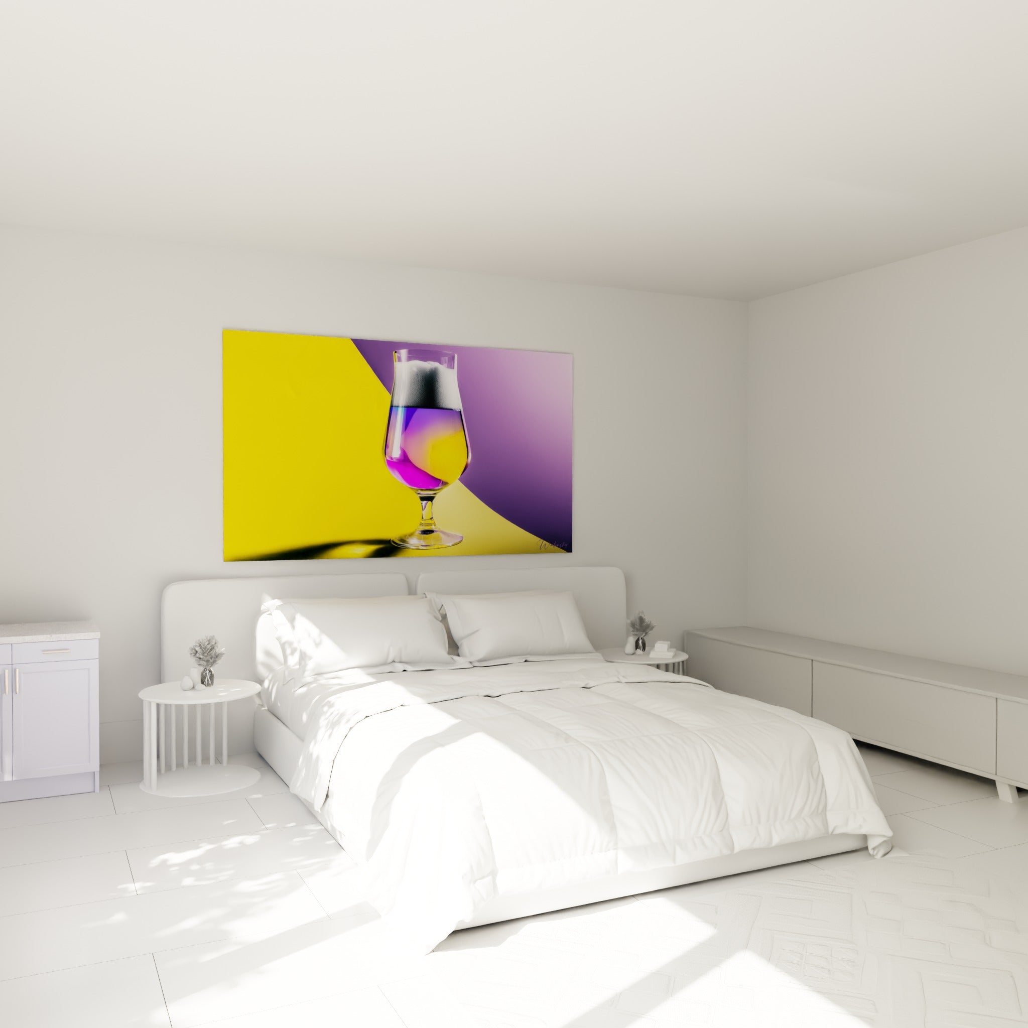 Bière aux tons jaune et violet vibrants au-dessus d'un lit dans une chambre claire et épurée