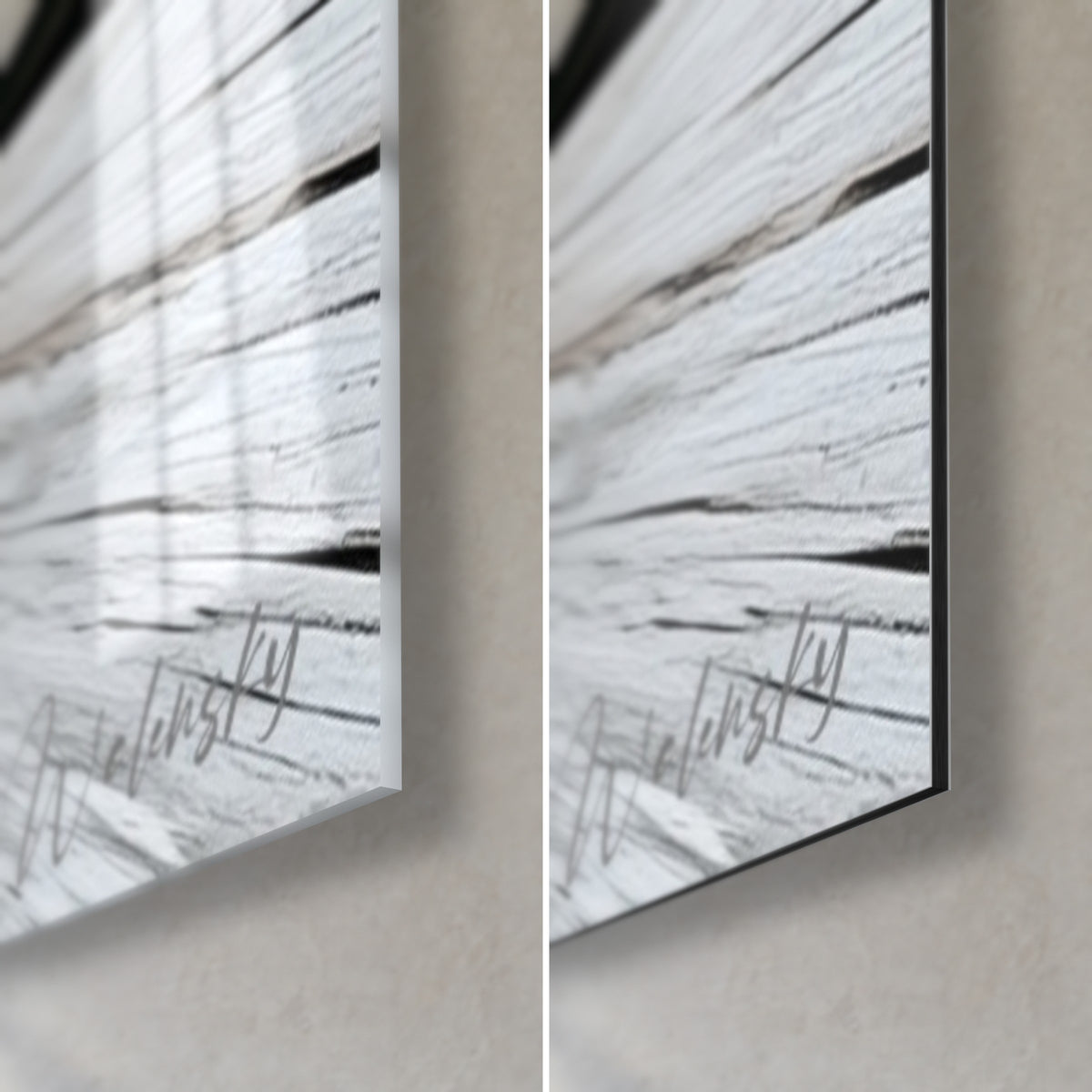 Schilderij bruin bier in een glas op oud houten tafel, rechtsonder: glanzend acrylglas links, mat Dibond-aluminium rechts