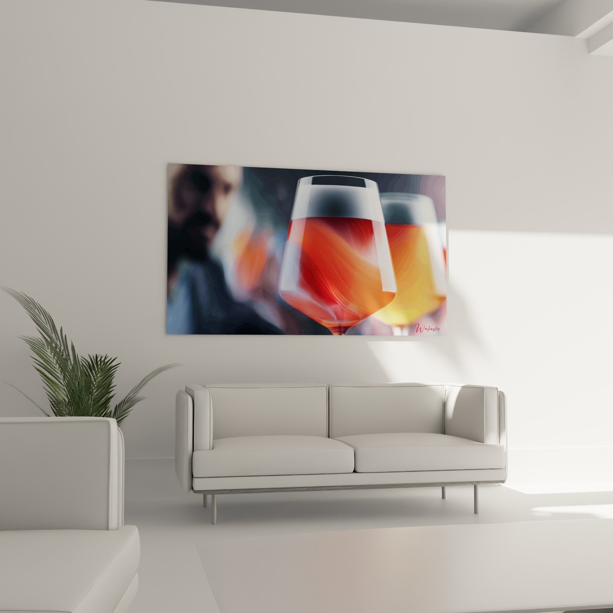 Liquide ambré et doré dans des verres transparents, au-dessus d'un canapé dans un salon lumineux