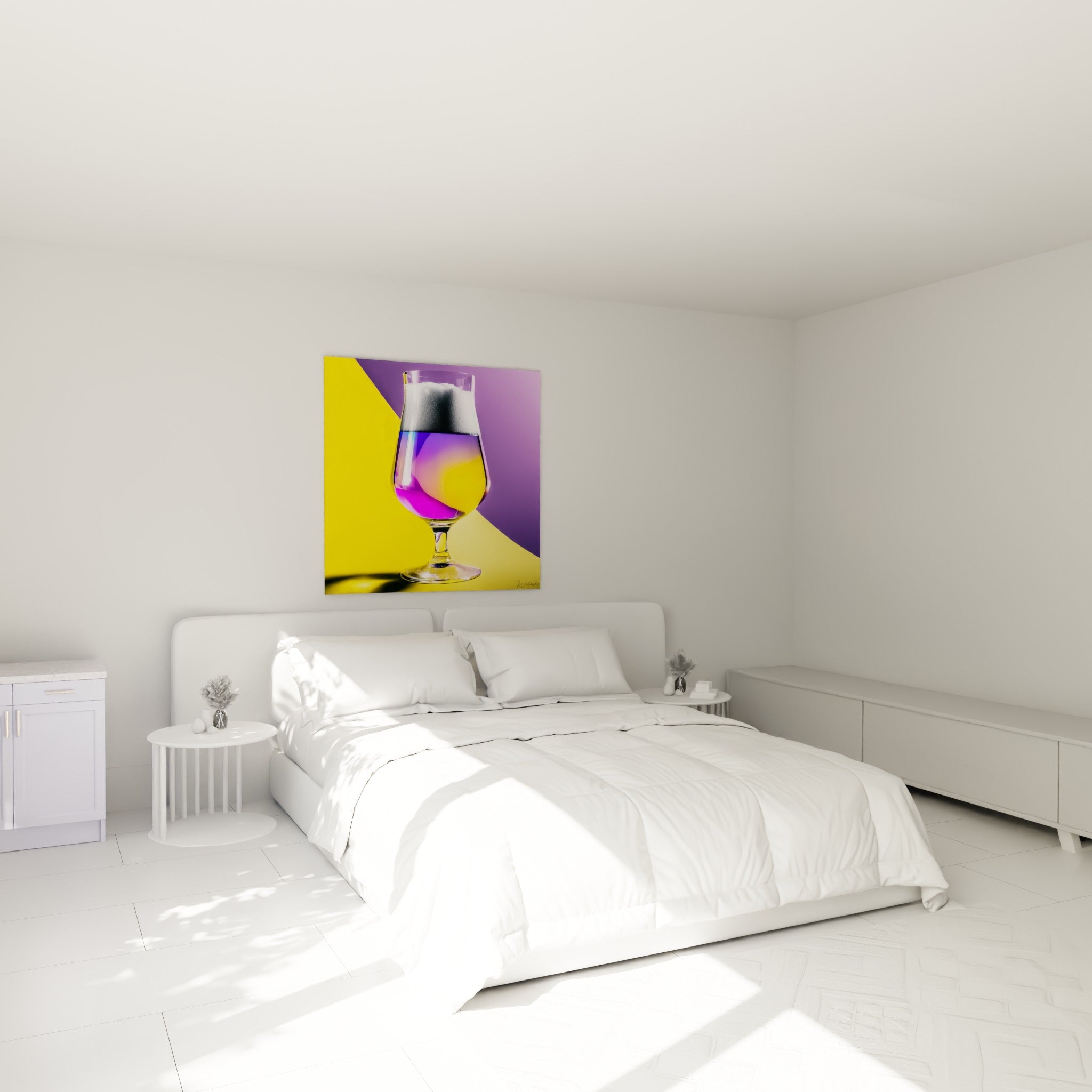 Verre à bière aux reflets fuchsia et jaune, tableau accroché au-dessus d'un lit dans une chambre claire