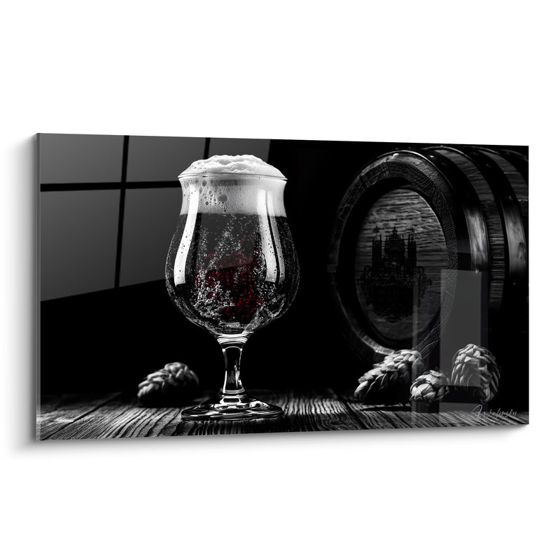 Tableau Verre à pied noir et blanc mousse débordante - Tonneau et cônes de houblon - Edition Bière