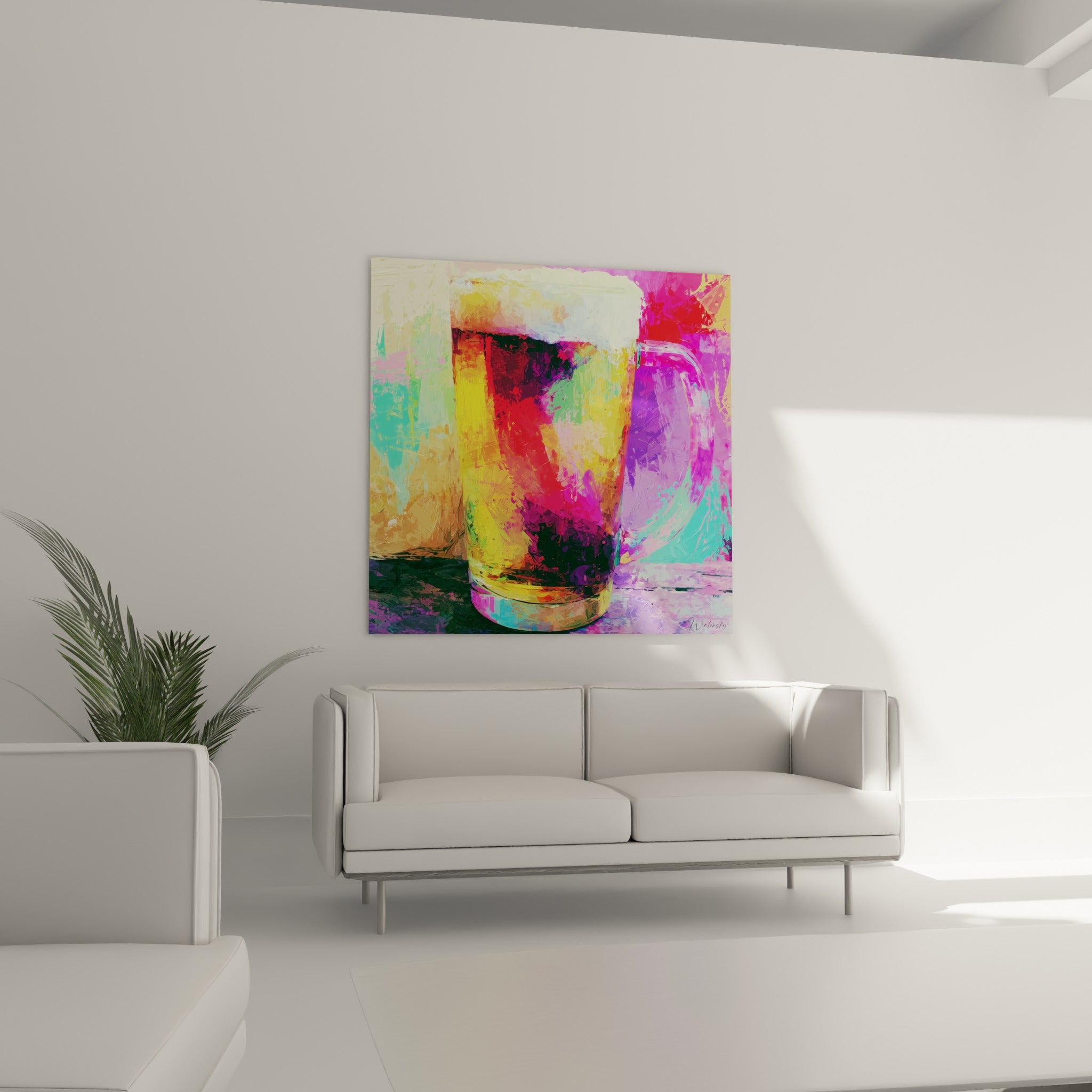 Verre de bière ocre et magenta vibrant, disposé au-dessus d'un canapé dans un salon lumineux