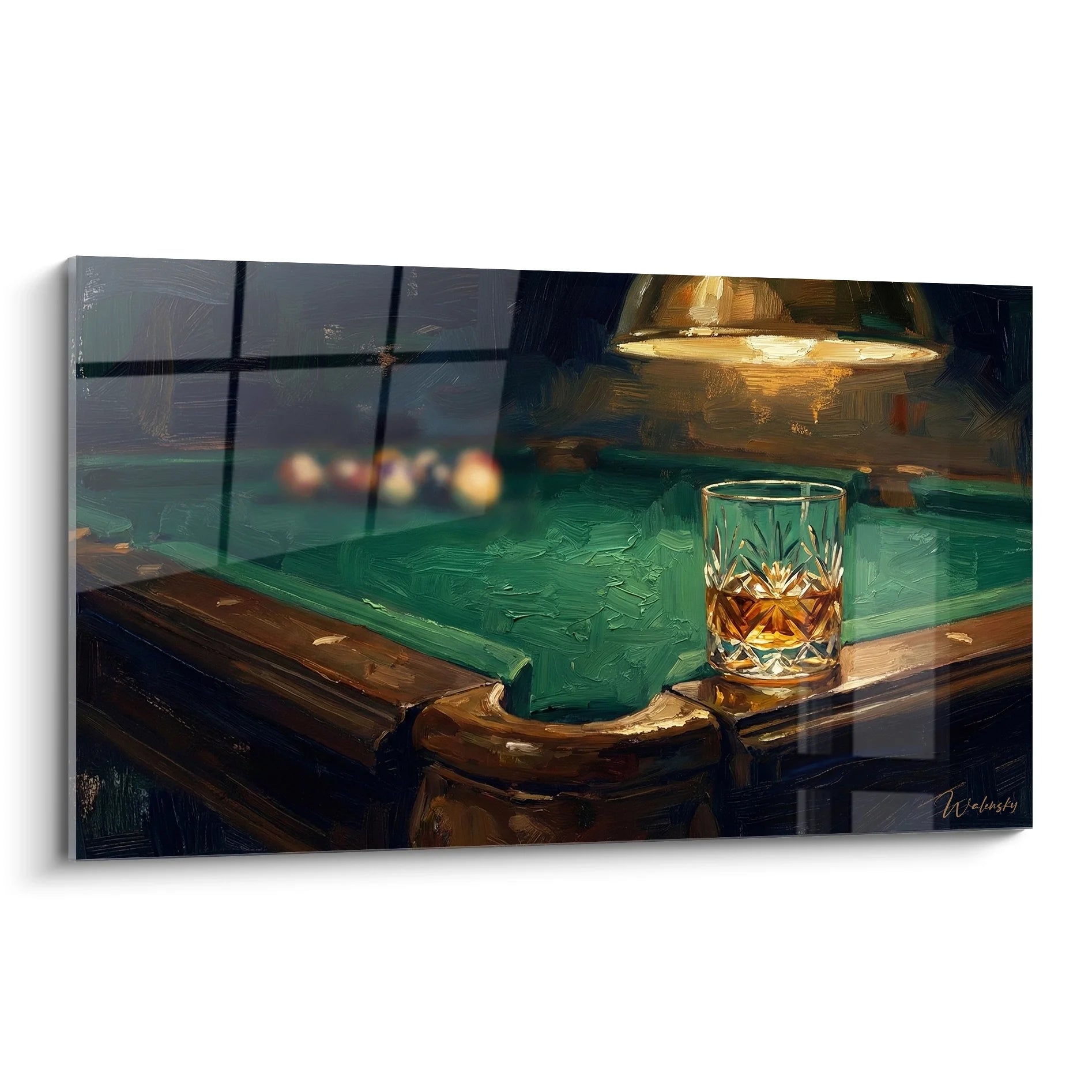 Tableau billard whisky avec verre de whisky sur table de billard verte sous éclairage tamisé ambiance club