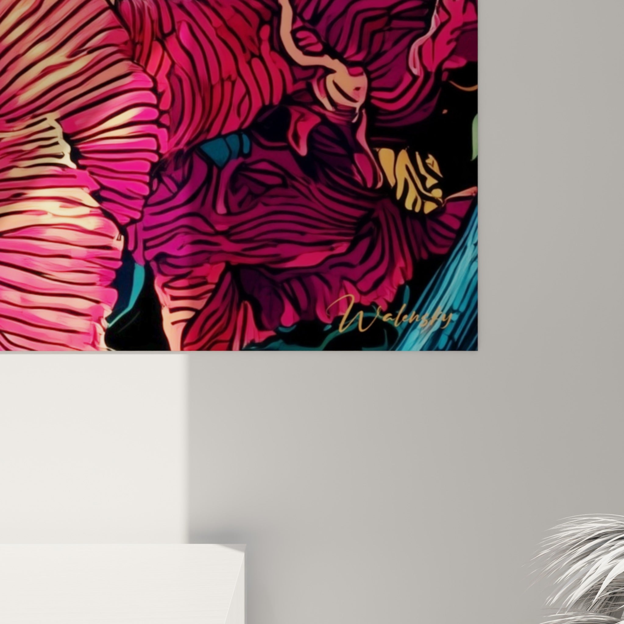 Détail des reliefs dorés du Bitcoin et des nervures fuchsia visibles sur l'impression