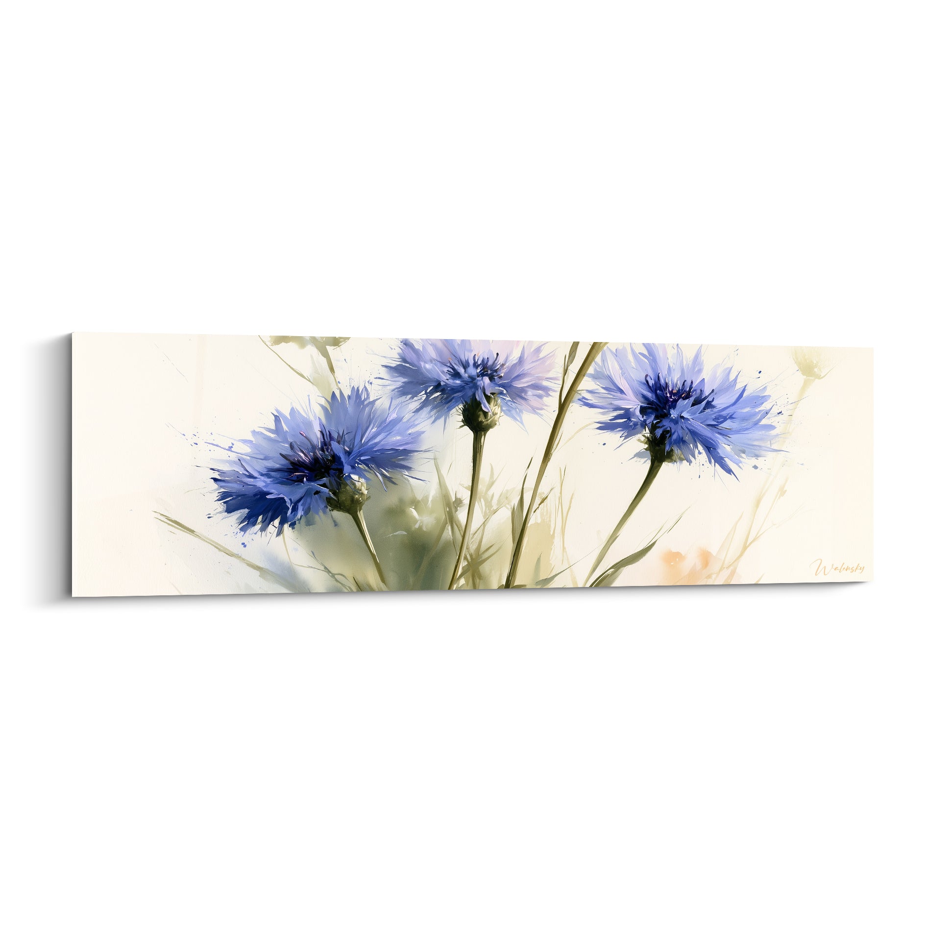 Bleuets bleu indigo aux pétales déployés sur fond ivoire, traitement aquarelle et tiges vert olive.