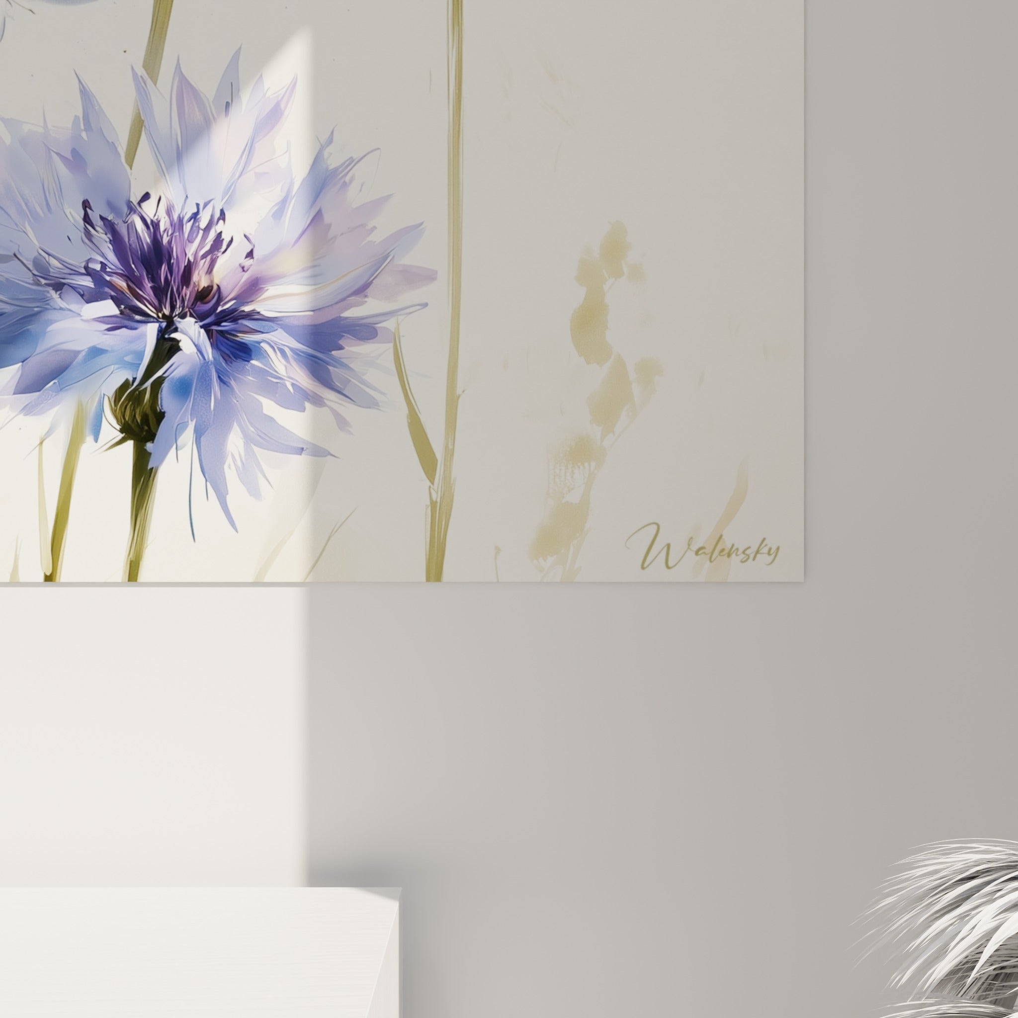 Détail des pétales de bleuet où le bleu marine et le violet se mêlent en fines touches aquarellées