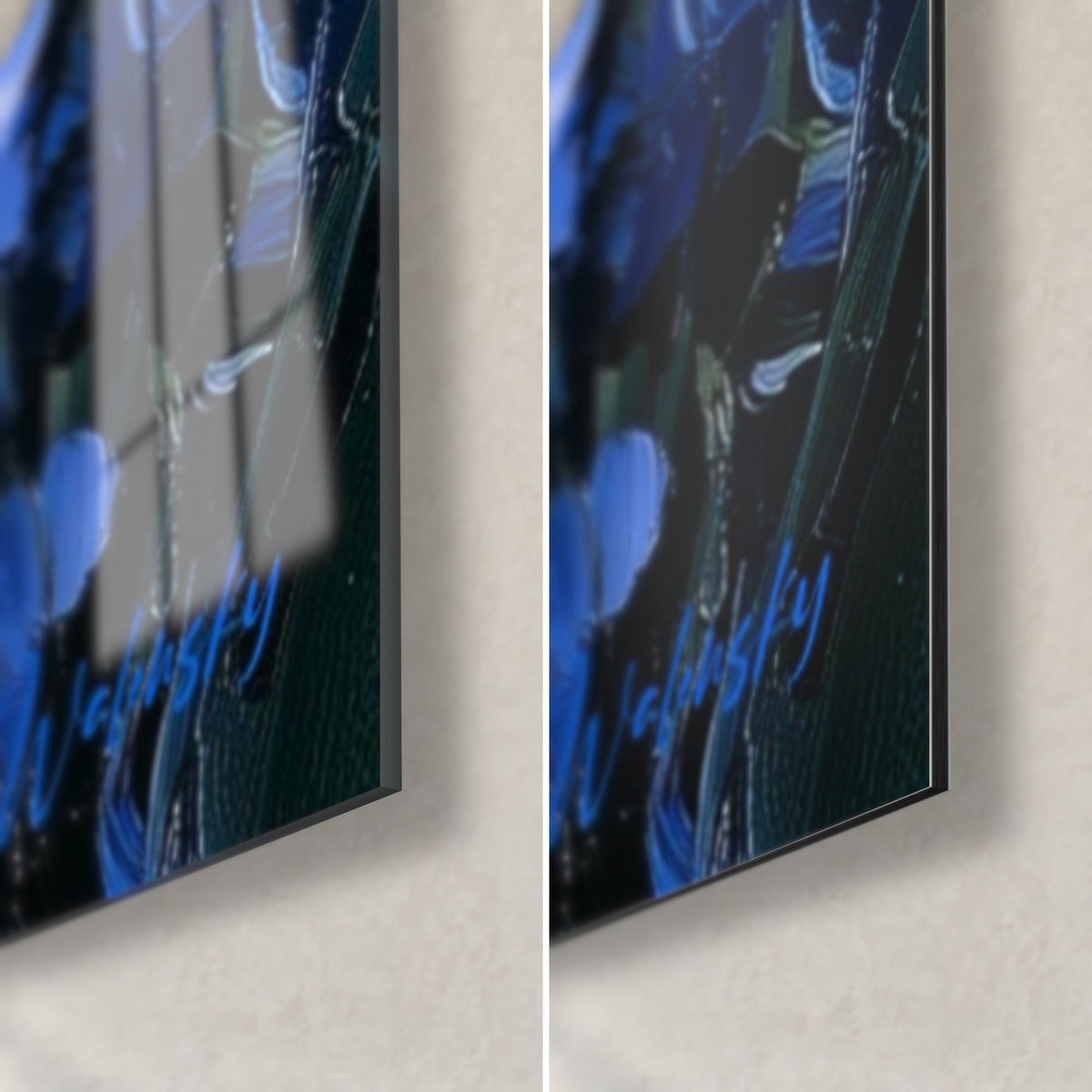 Tableau bleuets bleu roi, touches de vert sauge, coin bas droit : verre brillant à gauche, Dibond mat à droite