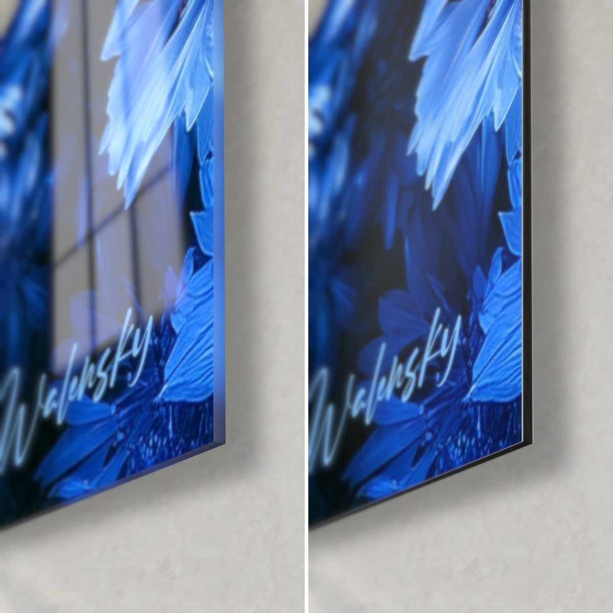 Quadro grande mazzo di fiordalisi blu elettrico e indaco, angolo in basso a destra: vetro acrilico lucido a sinistra, alluminio Dibond opaco a destra