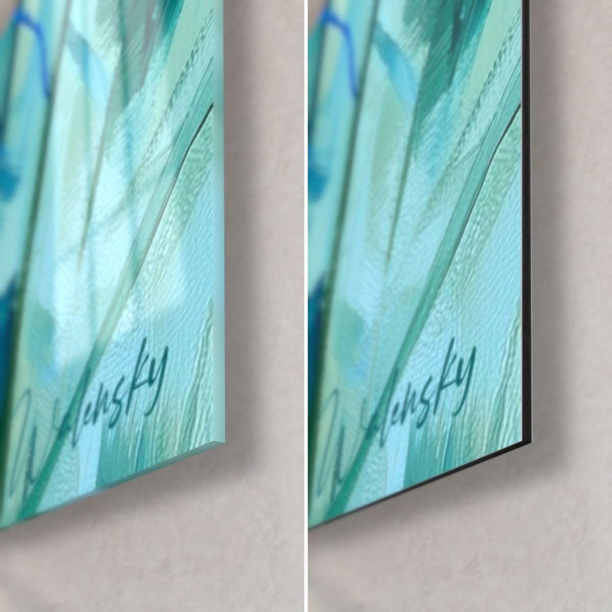 Tableau bleuet turquoise et vert tendre, coin bas droit : verre brillant à gauche, Dibond mat à droite, tranche de 3 mm