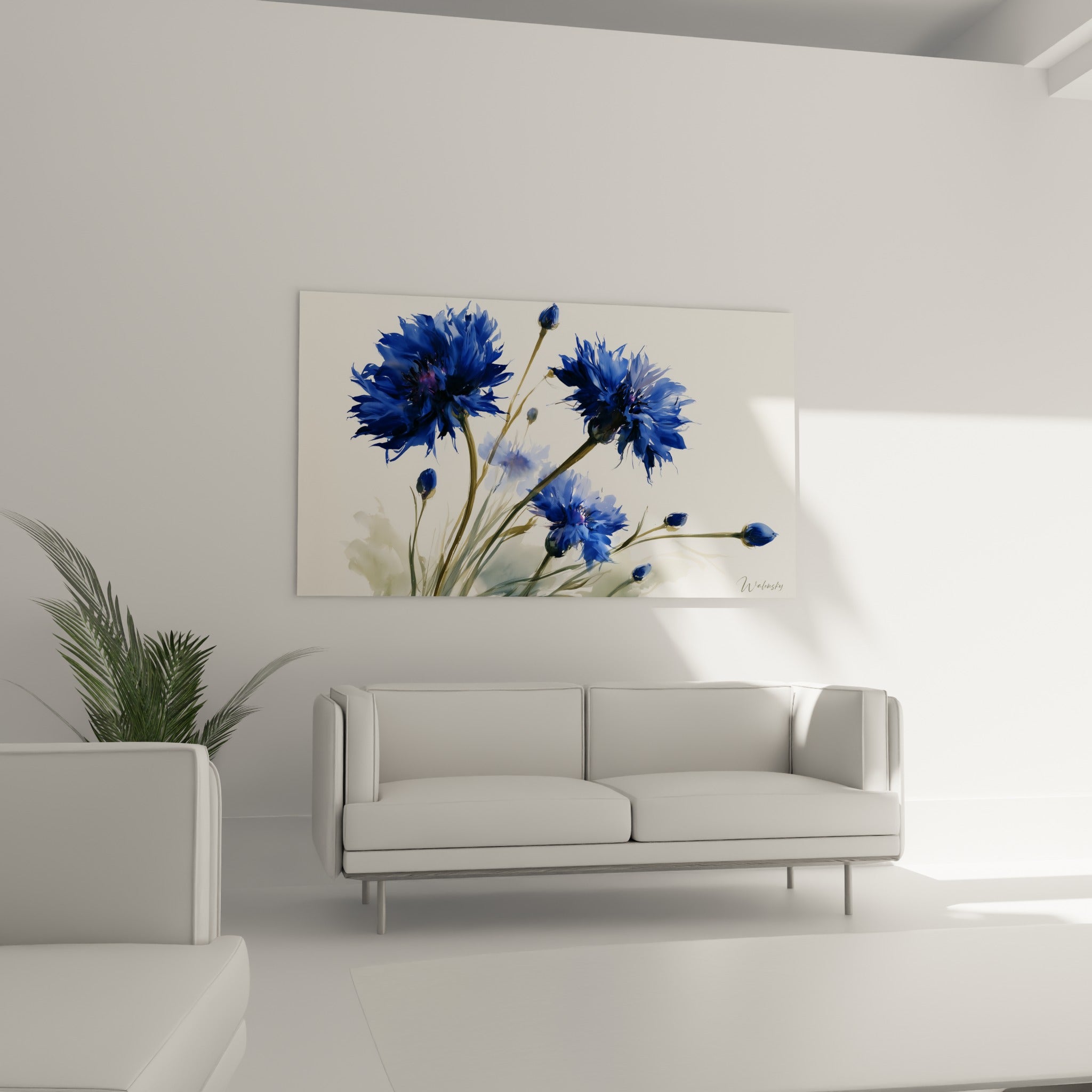 Fleurs de bleuet bleu marine et ivoire disposées au-dessus d'un canapé dans un salon lumineux