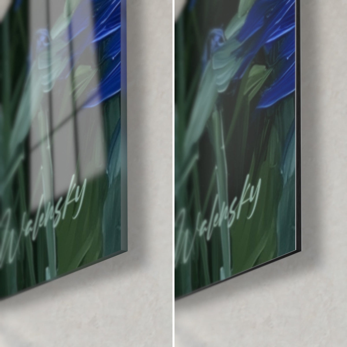 Tableau bleuets bleu roi, coin bas droit, verre acrylique brillant et alu Dibond mat noir, tranche de 3 mm visible, signature Walensky