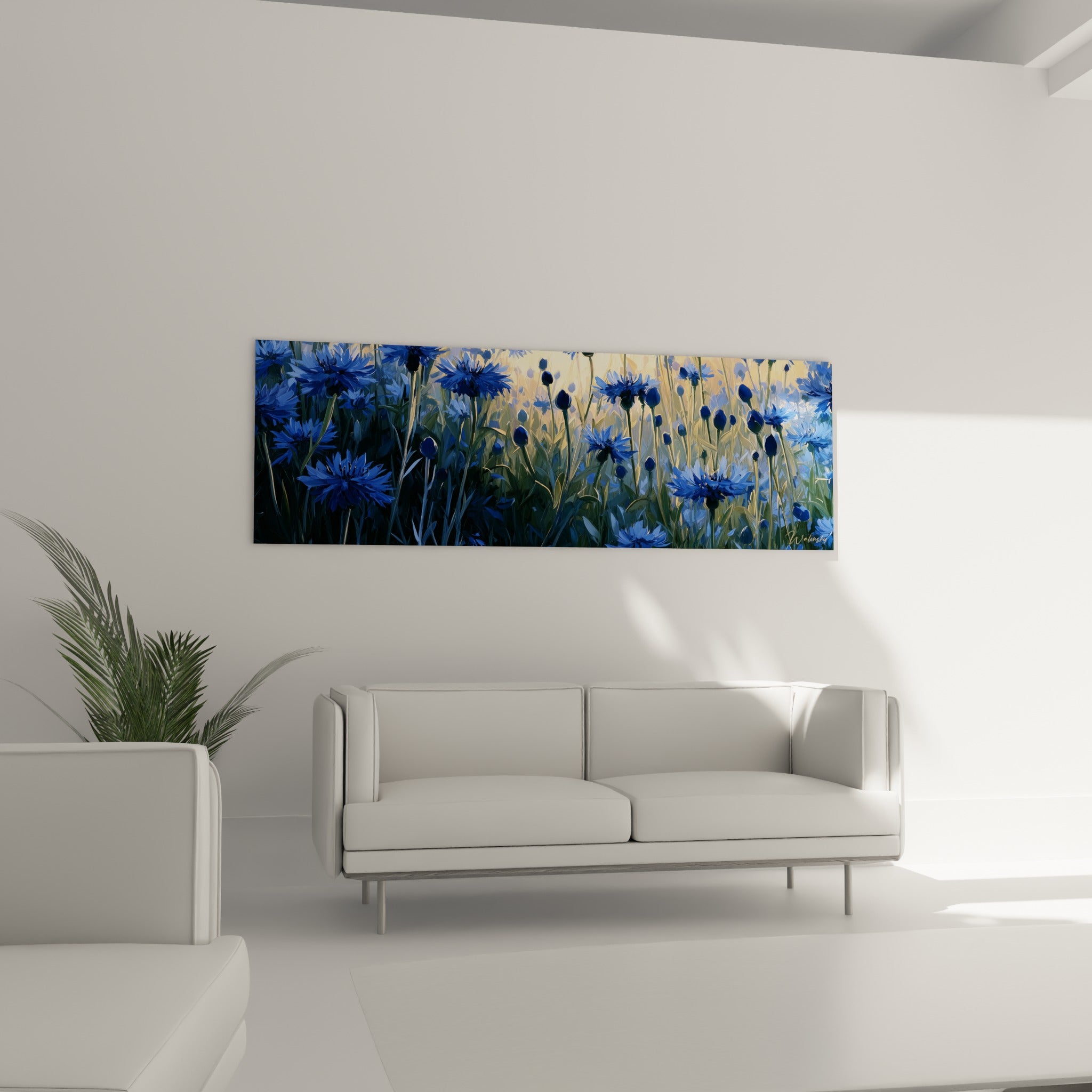 Champ de bleuets bleu ciel et doré au-dessus d'un canapé dans un salon lumineux