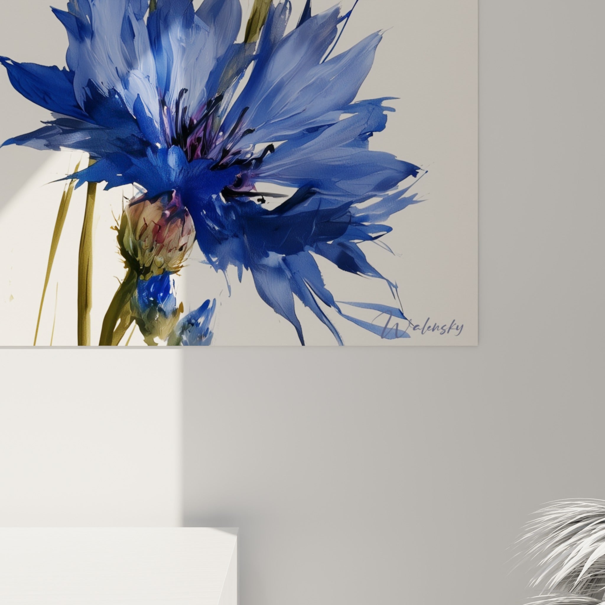 Empâtements de peinture bleu indigo et traces de pinceau crème visibles sur la toile du bleuet