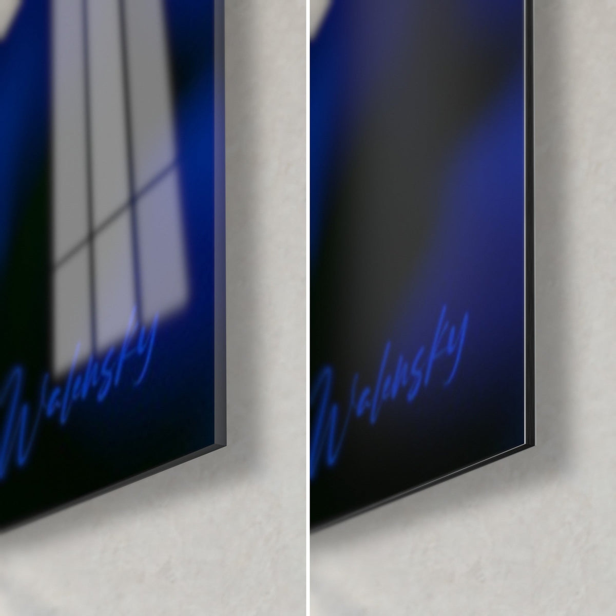 Tableau centaurée bleu cobalt, coin bas droit : verre acrylique brillant à gauche, Dibond gris mat à droite, tranche 3 mm