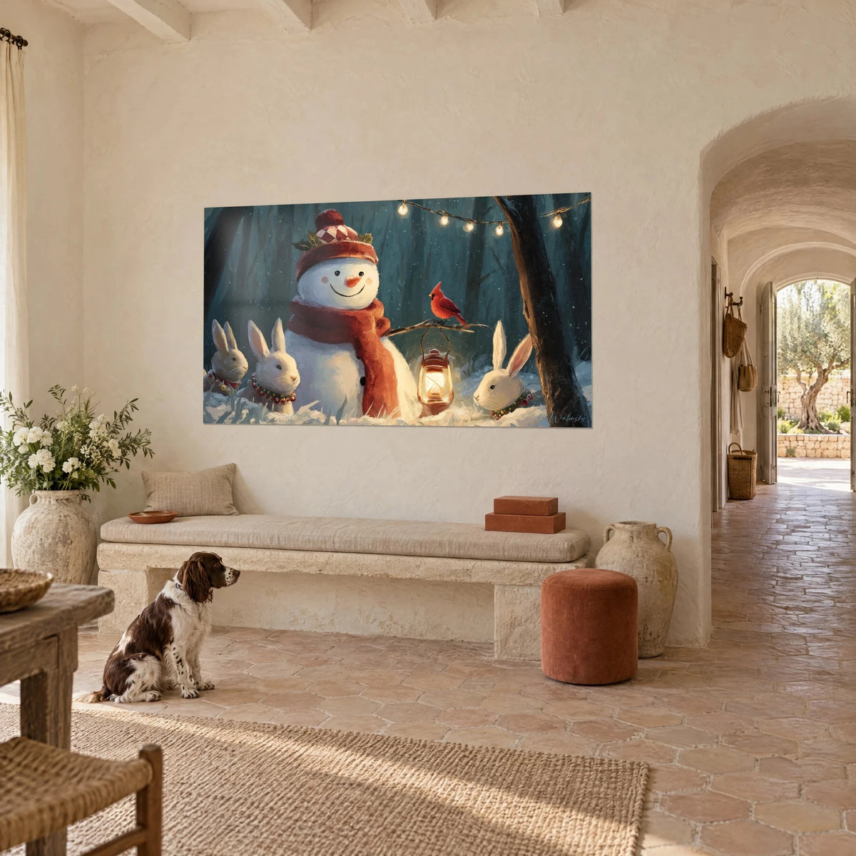Quadro cardinale rosso appollaiato su un ramo accanto a una lanterna dorata, pupazzo di neve e conigli, visto di tre quarti in un casolare