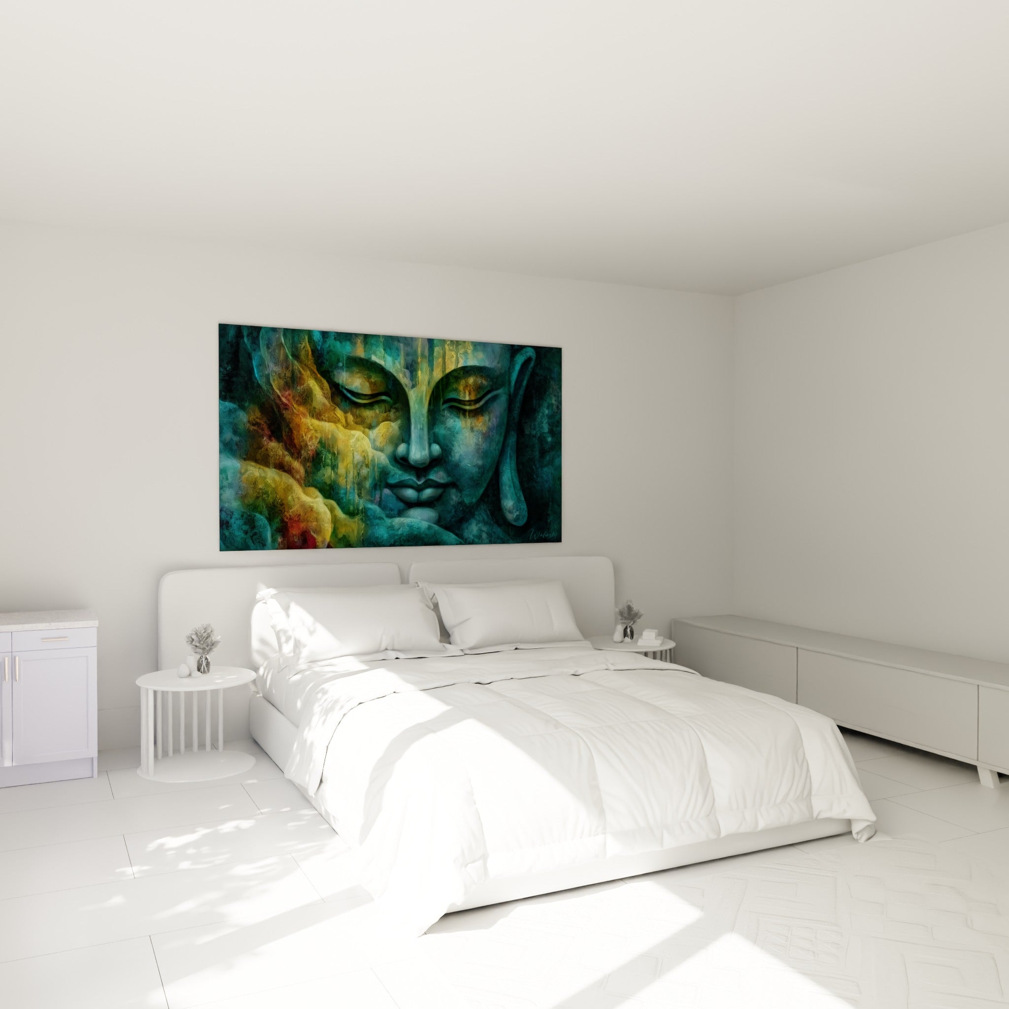 Visage de Bouddha turquoise et ocre au-dessus d'un lit dans une chambre claire