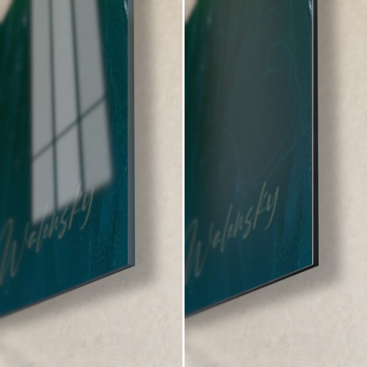 Quadro Buddha verde petrolio e arancio, angolo in basso a destra: vetro acrilico lucido che riflette una finestra, alluminio Dibond opaco, bordo nero di 3 mm