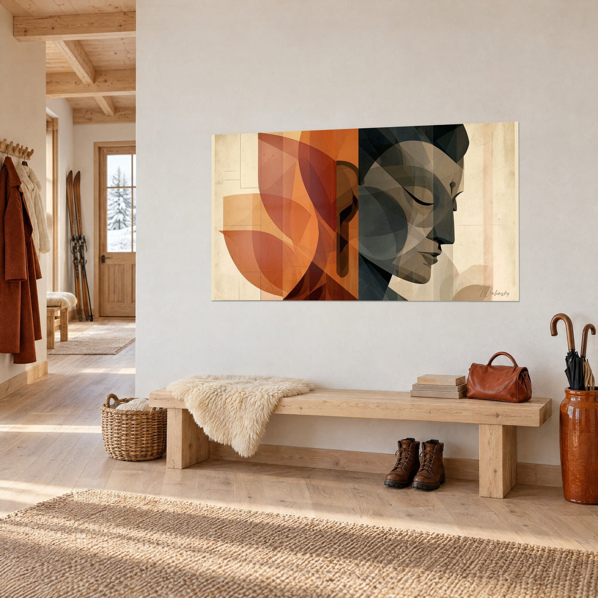 Tableau profil sculpté gris ardoise et feuilles géométriques orange brûlé, posé sur un mur blanc d'entrée de chalet, vue de trois-quarts