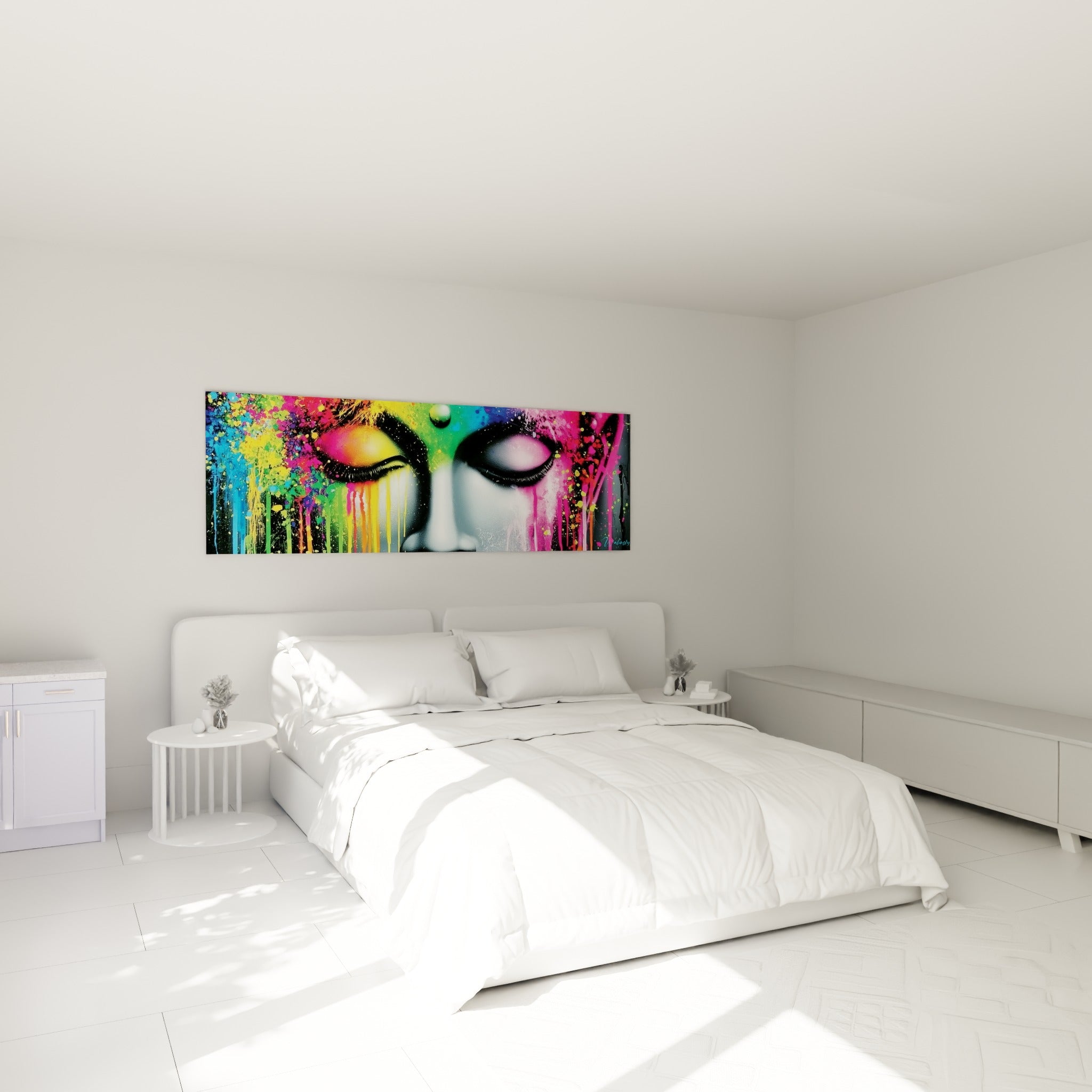 Sérénité peinte du Bouddha coloré, jaune et rose fuchsia, au-dessus d'un lit dans une chambre claire