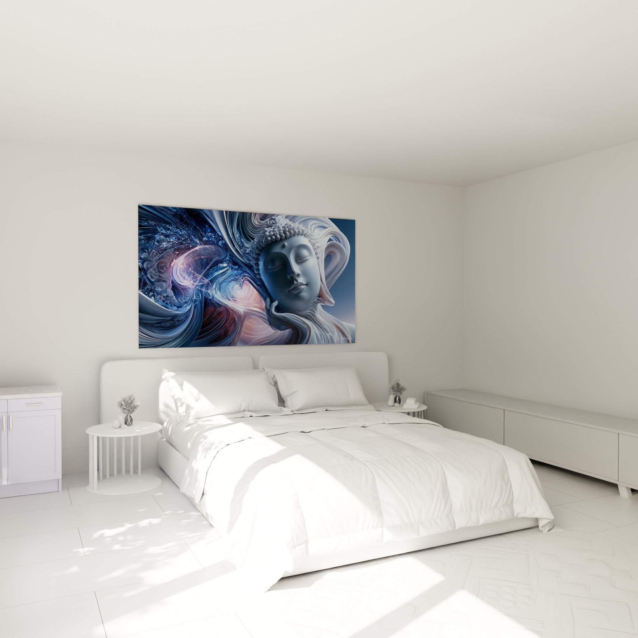 Statue de Bouddha méditant aux tons bleu marine et argenté, au-dessus d'un lit dans une chambre claire