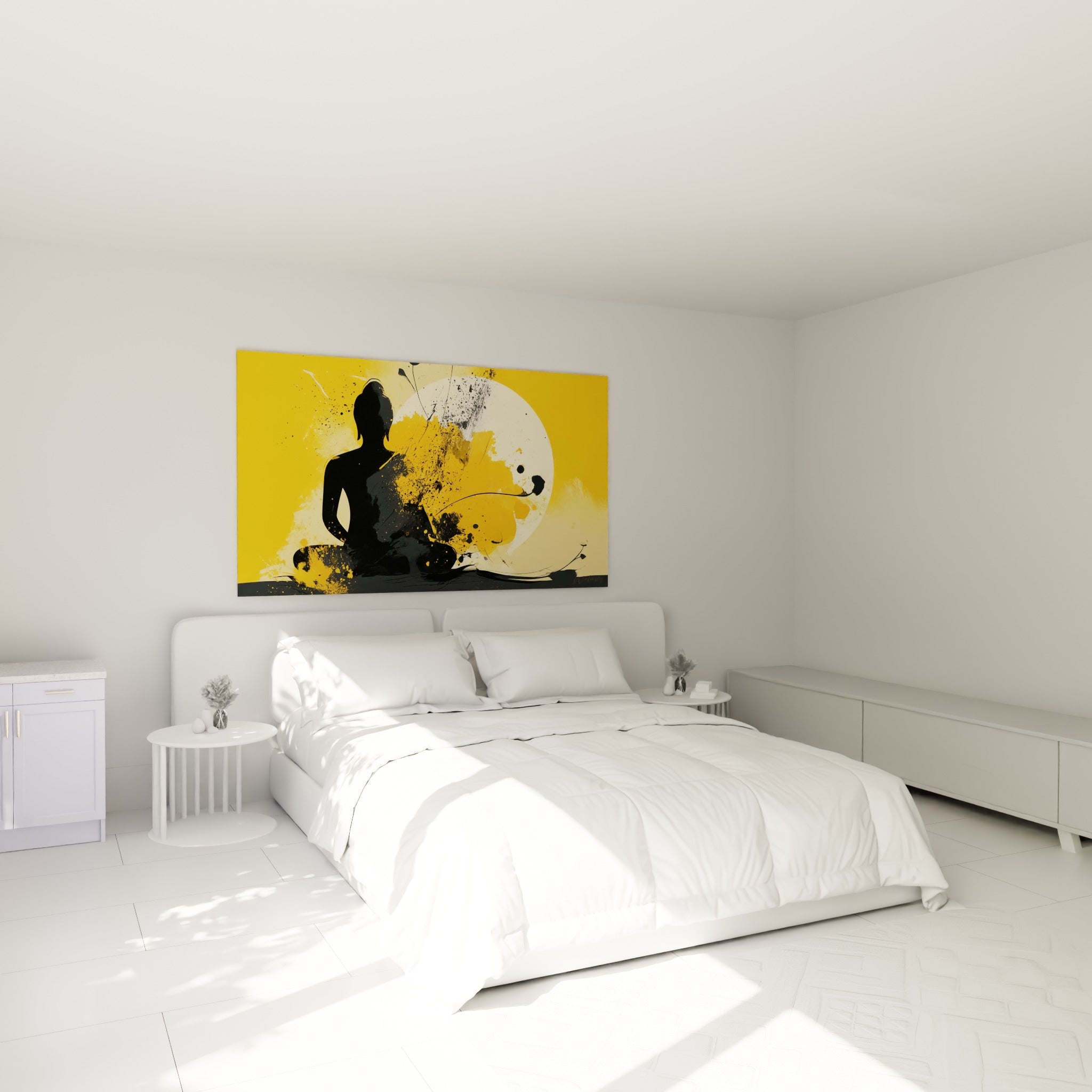 Bouddha en méditation noire et jaune doré accroché au-dessus d'un lit dans une chambre claire