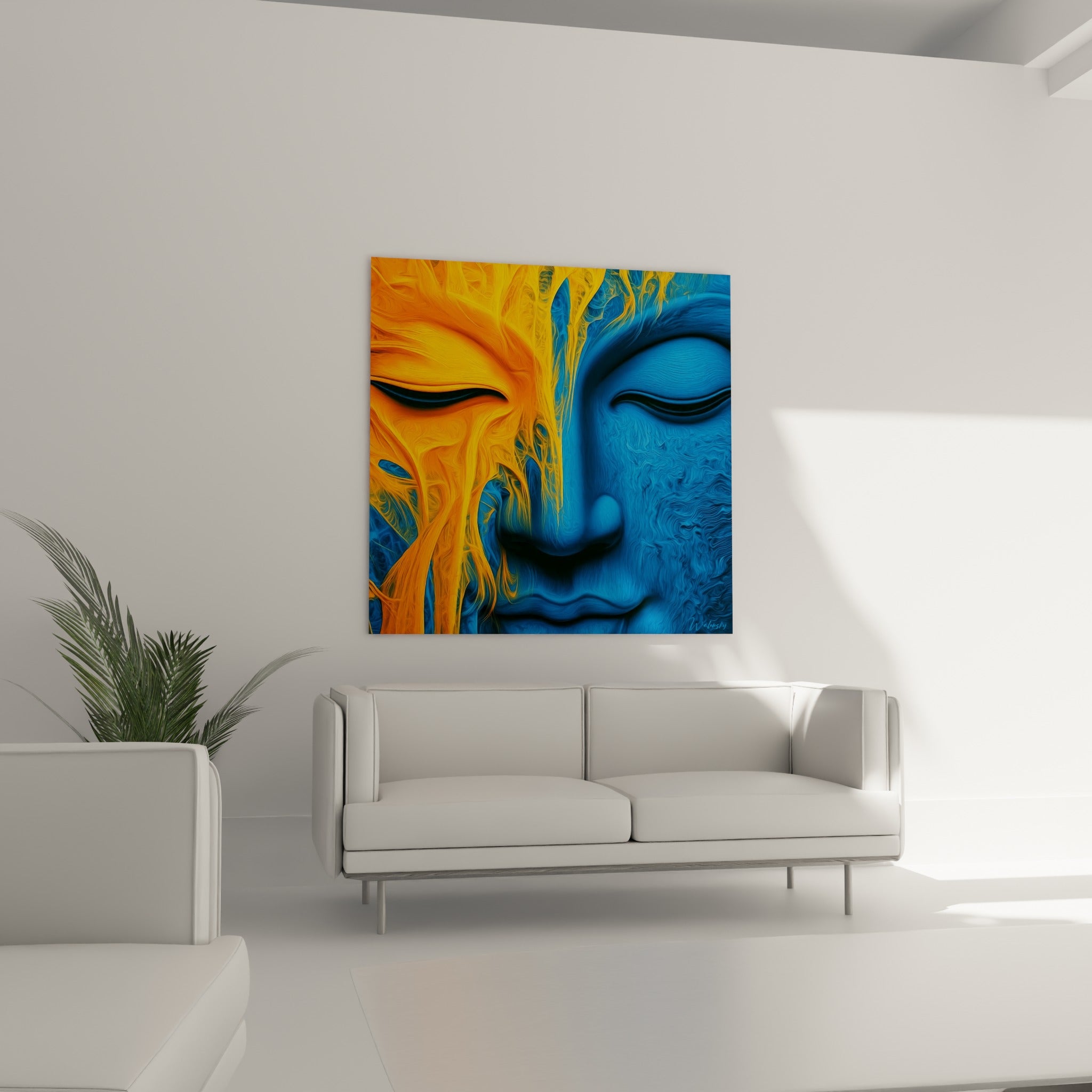 Bouddha texturé aux tons orangés et bleu marine, suspendu au-dessus d'un canapé dans un salon lumineux