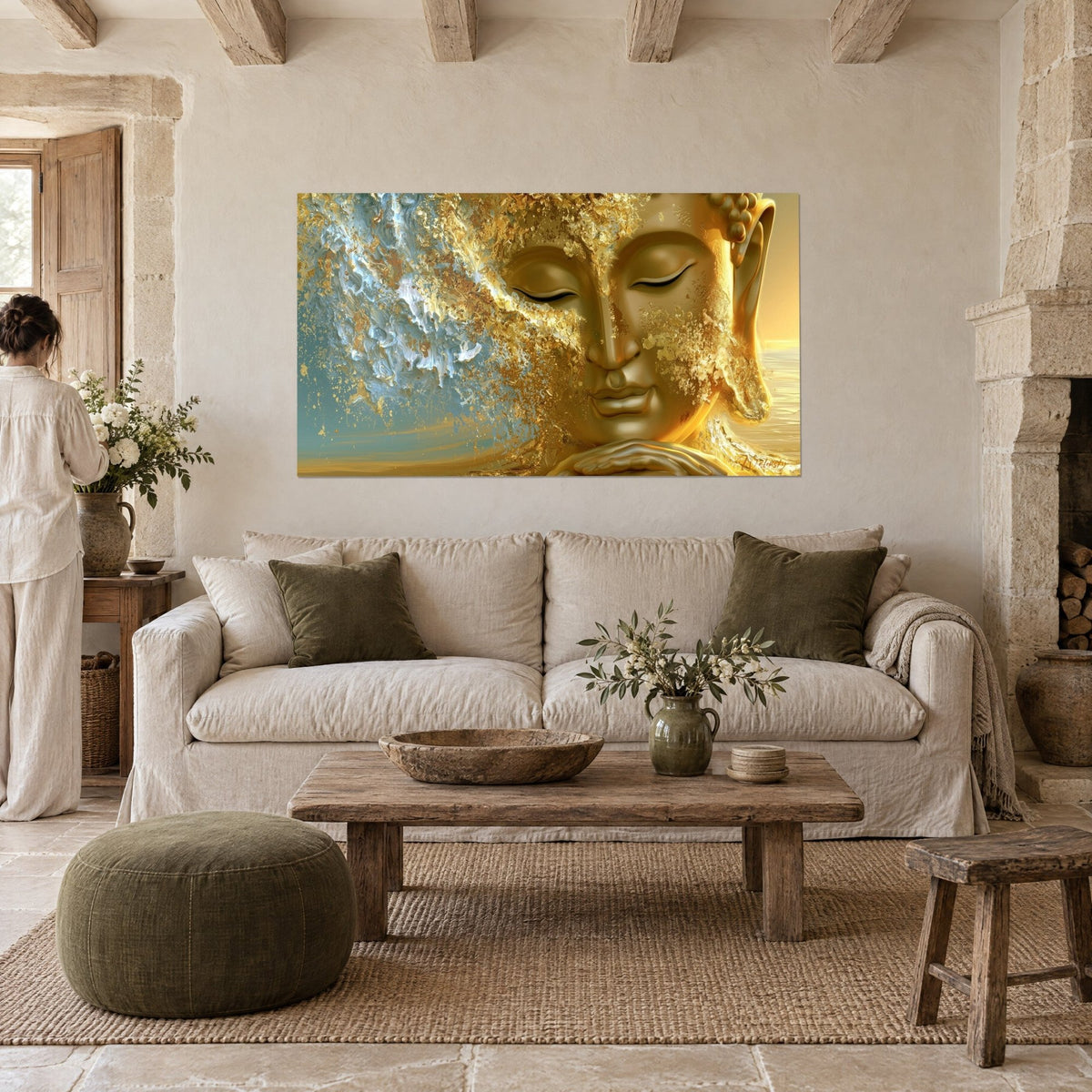 Cuadro rostro de Buda dorado con párpados cerrados, salpicaduras azul pastel, encima de un sofá en un salón luminoso