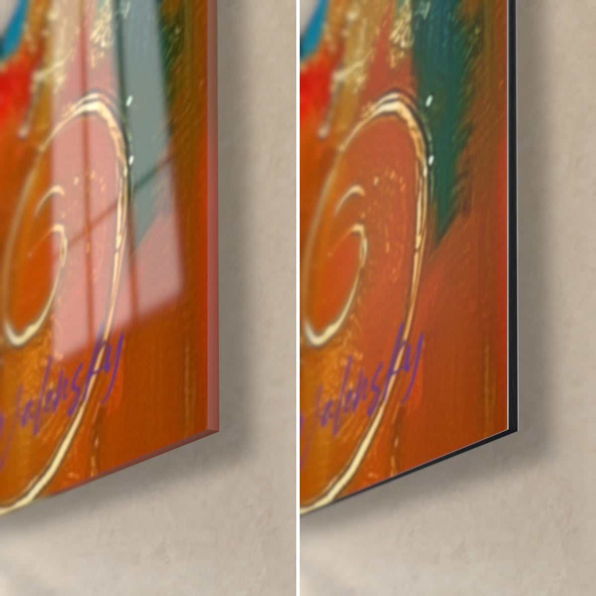 Tableau profil mi-ambre mi-indigo, spirale dorée et signature violette sur fond orange, coin bas droit en verre brillant et alu Dibond mat