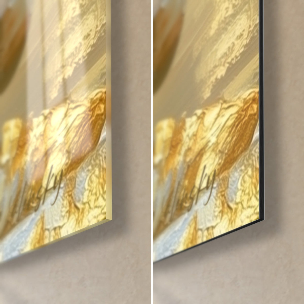 Quadro Buddha con riflessi dorati, angolo in basso a destra: firma dorata su fondo bianco, vetro lucido a sinistra, Dibond opaco a destra