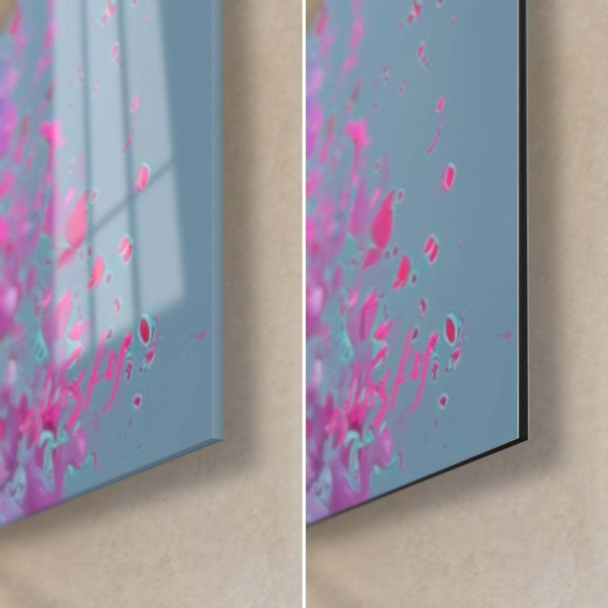 Quadro Buddha con bagliori rosa che fluttua su sfondo grigio-azzurro, angolo in basso a destra: vetro acrilico lucido a sinistra, alluminio Dibond opaco a destra