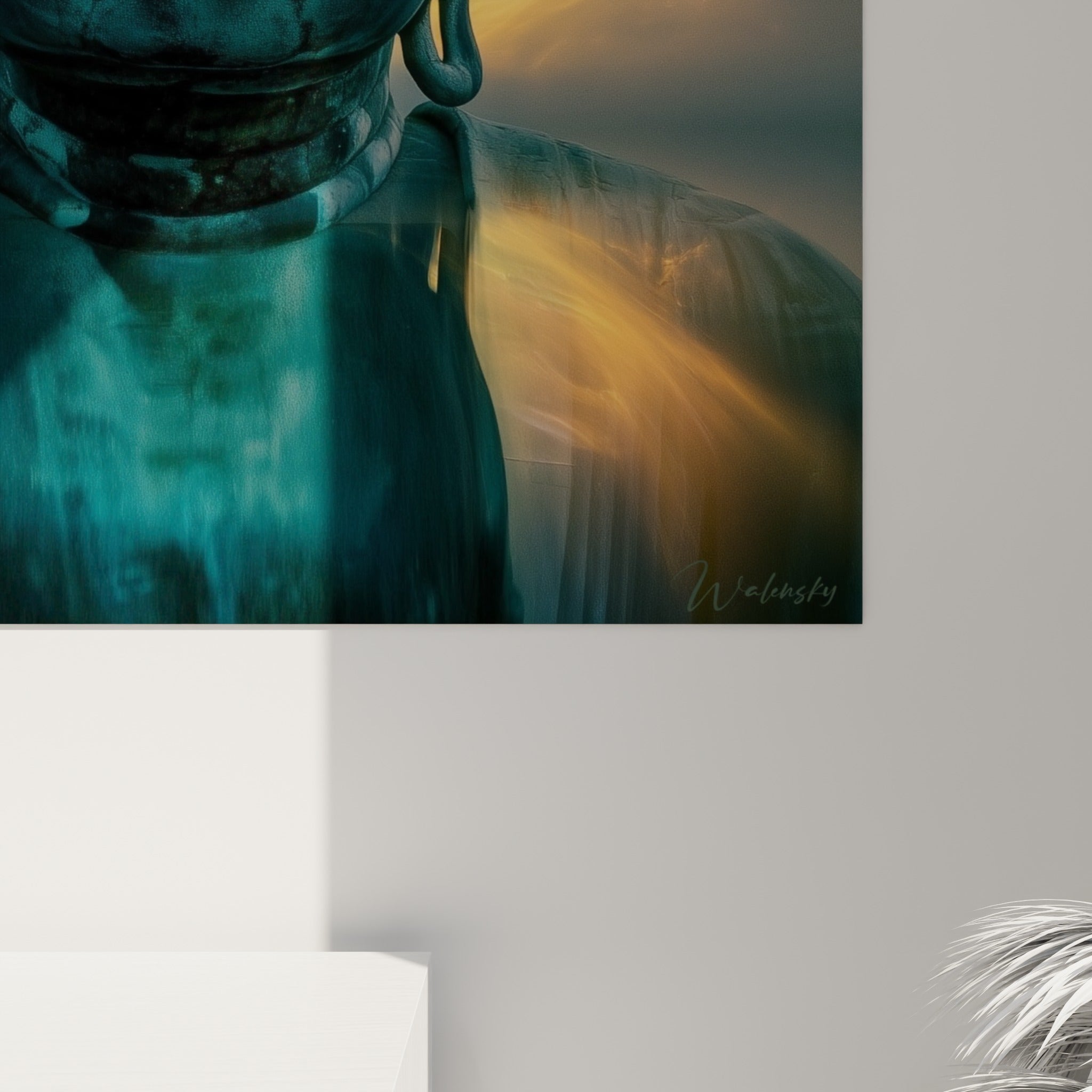 Grain de la pierre turquoise et coulures dorées visibles de près sur le visage du Bouddha encadré