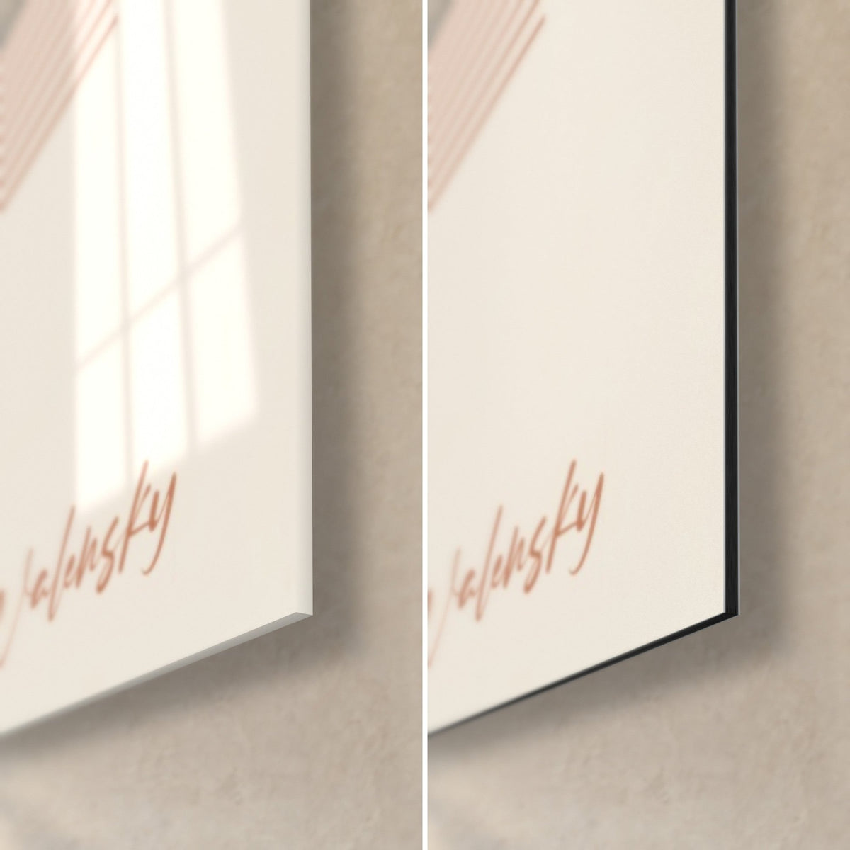Tableau Bouddha aux boucles noires, coin bas droit : verre brillant, Dibond mat gris-beige, signature terracotta, tranche noire