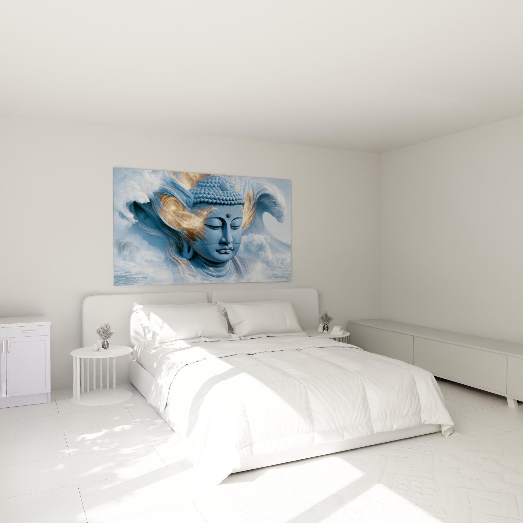 Visage de Bouddha bleu marine et doré au-dessus d'un lit dans une chambre claire