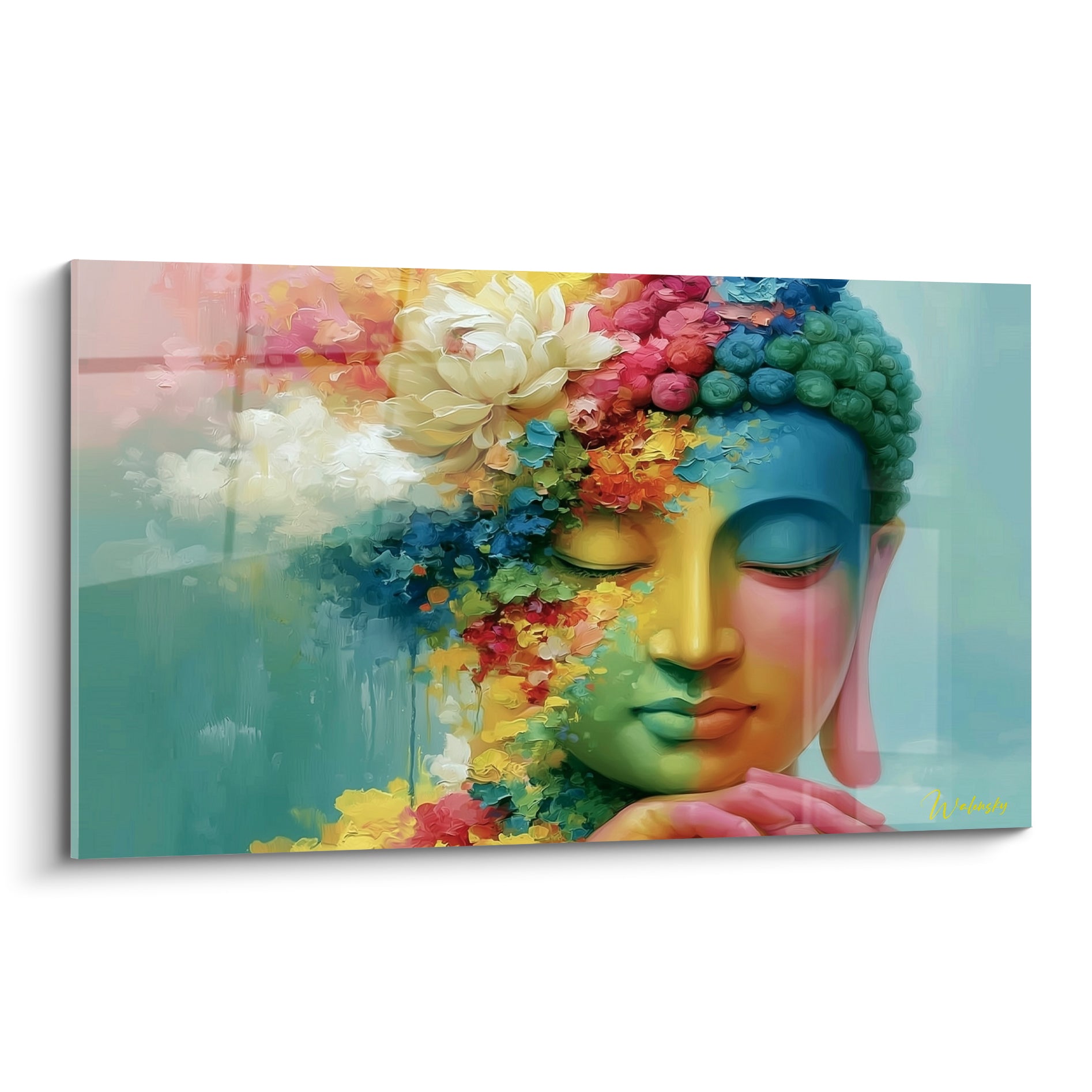 Bouddha au visage jaune et bleu, yeux clos, coiffe de fleurs roses et rouges éclatantes