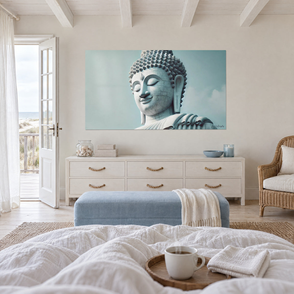Quadro divinità meditativa in pietra chiara, cielo azzurro e grigio perla, sopra un letto in una camera luminosa