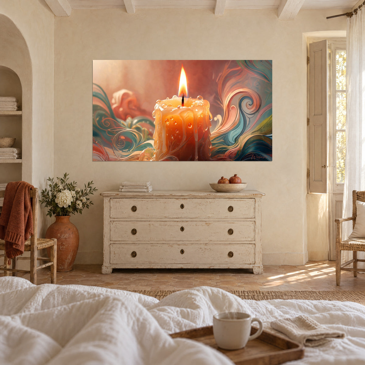 Tableau chandelle orange à la flamme vive, remous bleu canard et corail, au-dessus d'un lit dans une chambre claire