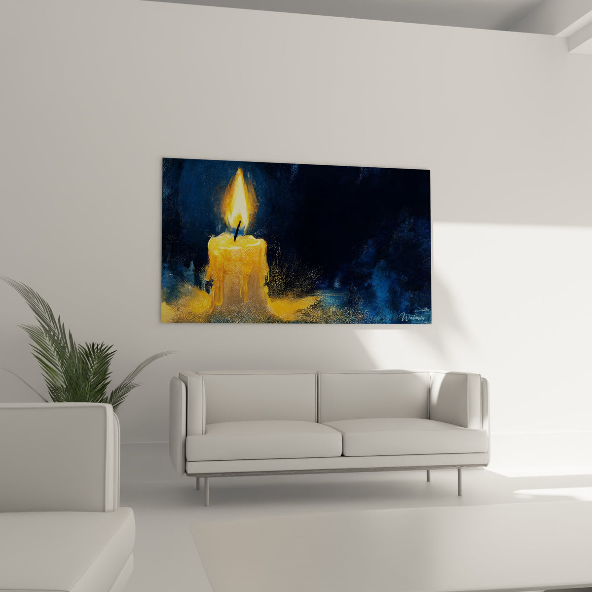 Cire dorée coulant le long d'une bougie sur fond anthracite, au-dessus d'un canapé dans un salon lumineux