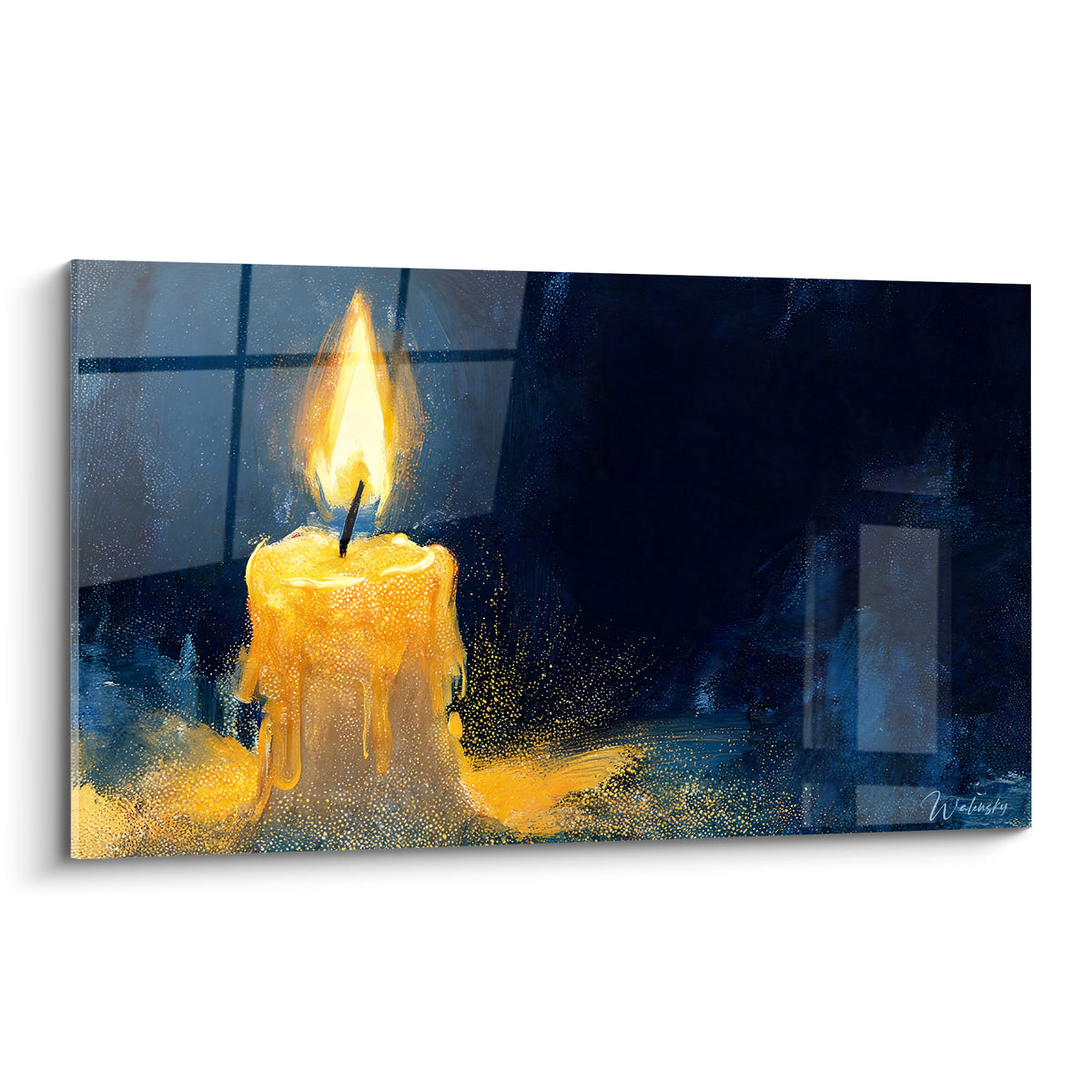 Bougie dorée à la flamme vive et cire coulante sur fond bleu marine nocturne