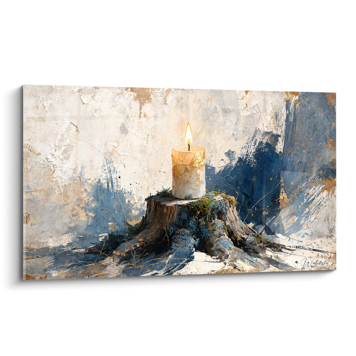 Bougie blanche et dorée allumée sur une souche bleu marine et anthracite texturée