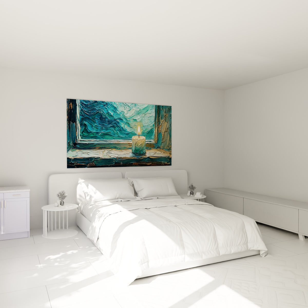 Flamme dorée sur cire ivoire, fenêtre turquoise et anthracite, au-dessus d'un lit dans une chambre claire