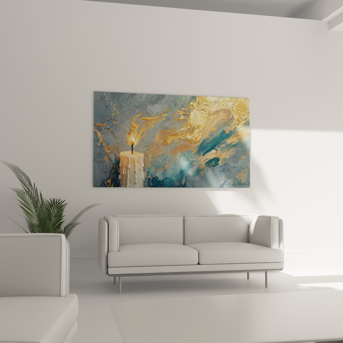 Marbre bleu et éclats dorés entourant cette flamme de bougie au-dessus d'un canapé dans un salon lumineux