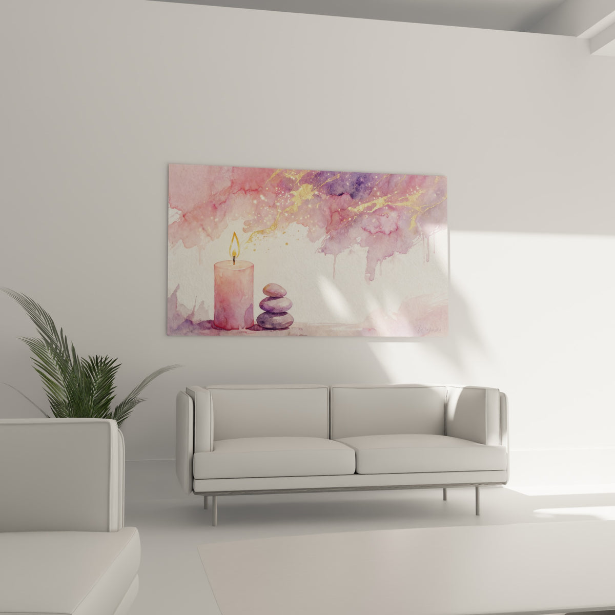 Composition zen bougie rose et pierres violettes empilées, au-dessus d'un canapé dans un salon lumineux