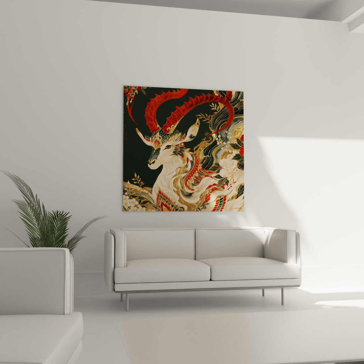 Animal fantastique paré d'or et de rouge dominant un canapé dans un salon lumineux