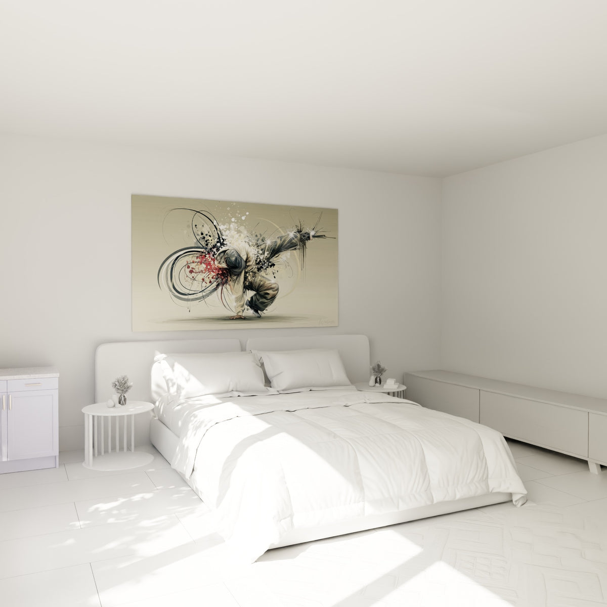 Silhouette breakdance beige et anthracite en freeze, accrochée au-dessus d'un lit dans une chambre claire