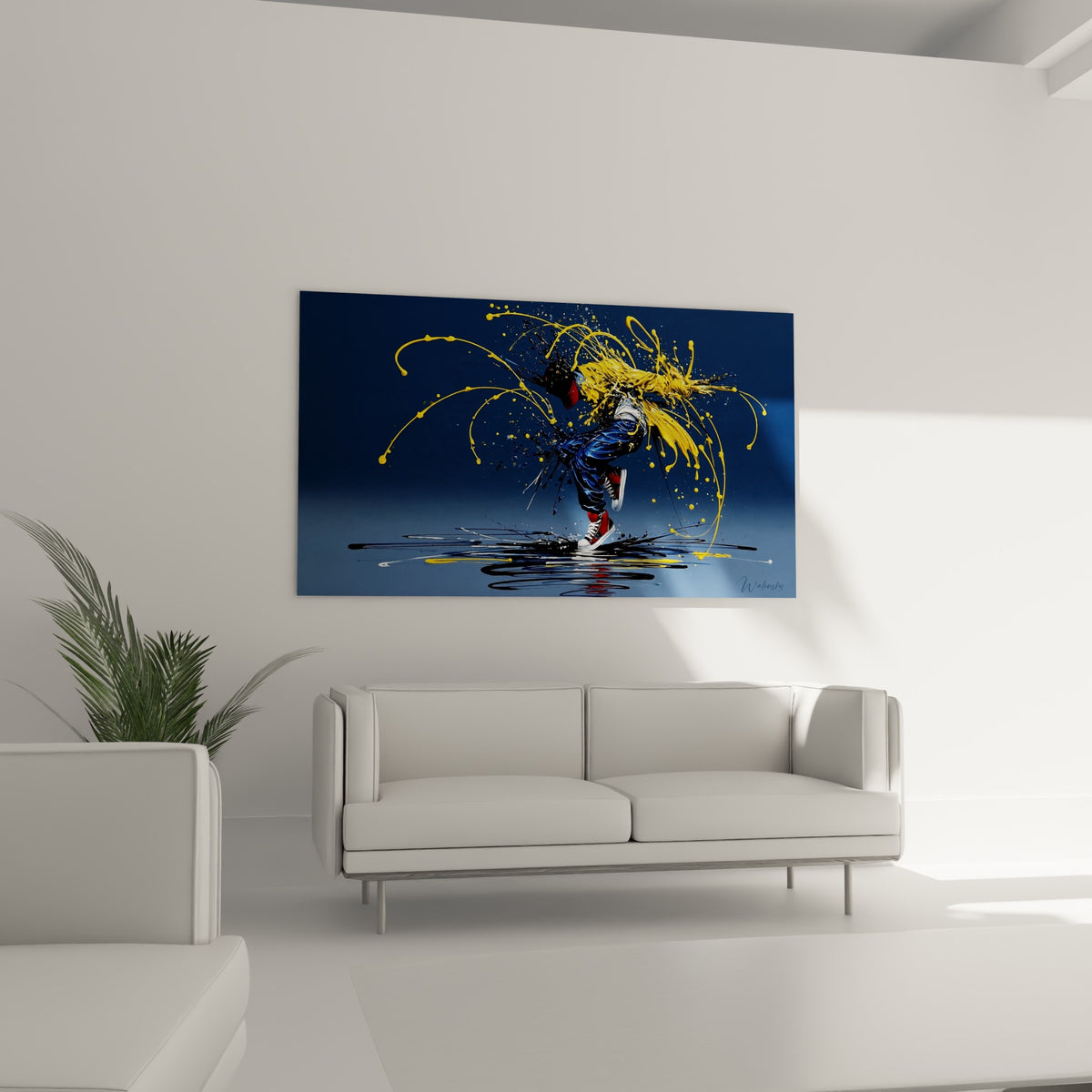 Figure Breakdance dorée en plein geste, jean bleu et baskets rouges, au-dessus d'un canapé dans un salon lumineux