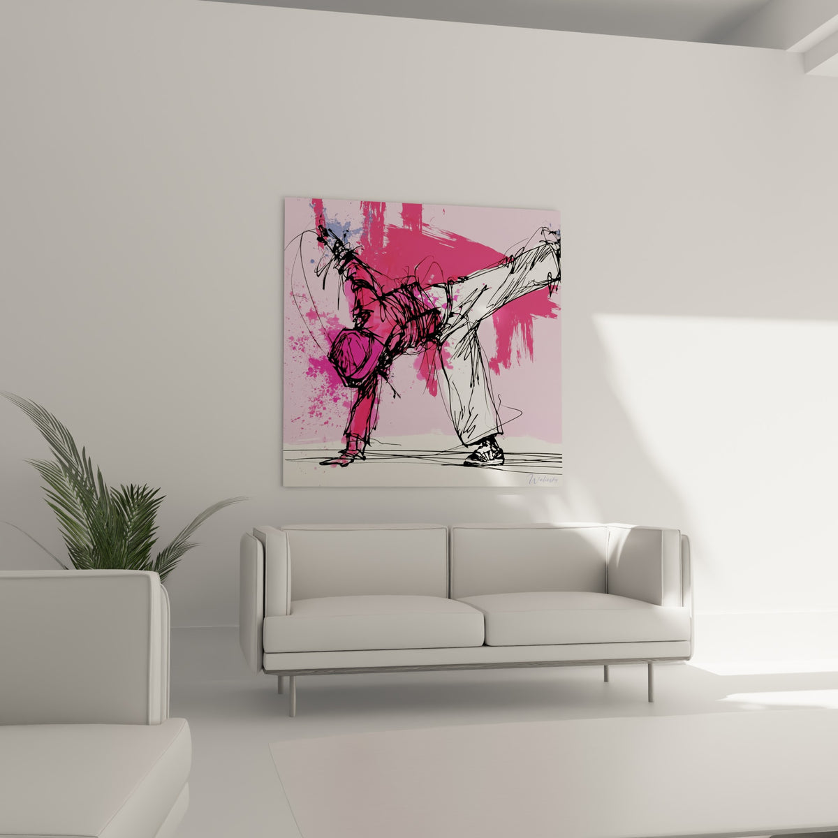 Silhouette breakdance fuchsia et anthracite en appui accrochée au-dessus d'un canapé dans un salon lumineux