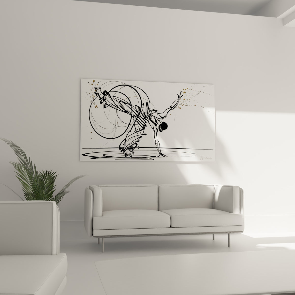 Figure breakdance graphique aux traits noirs enchevêtrés au-dessus d'un canapé dans un salon lumineux