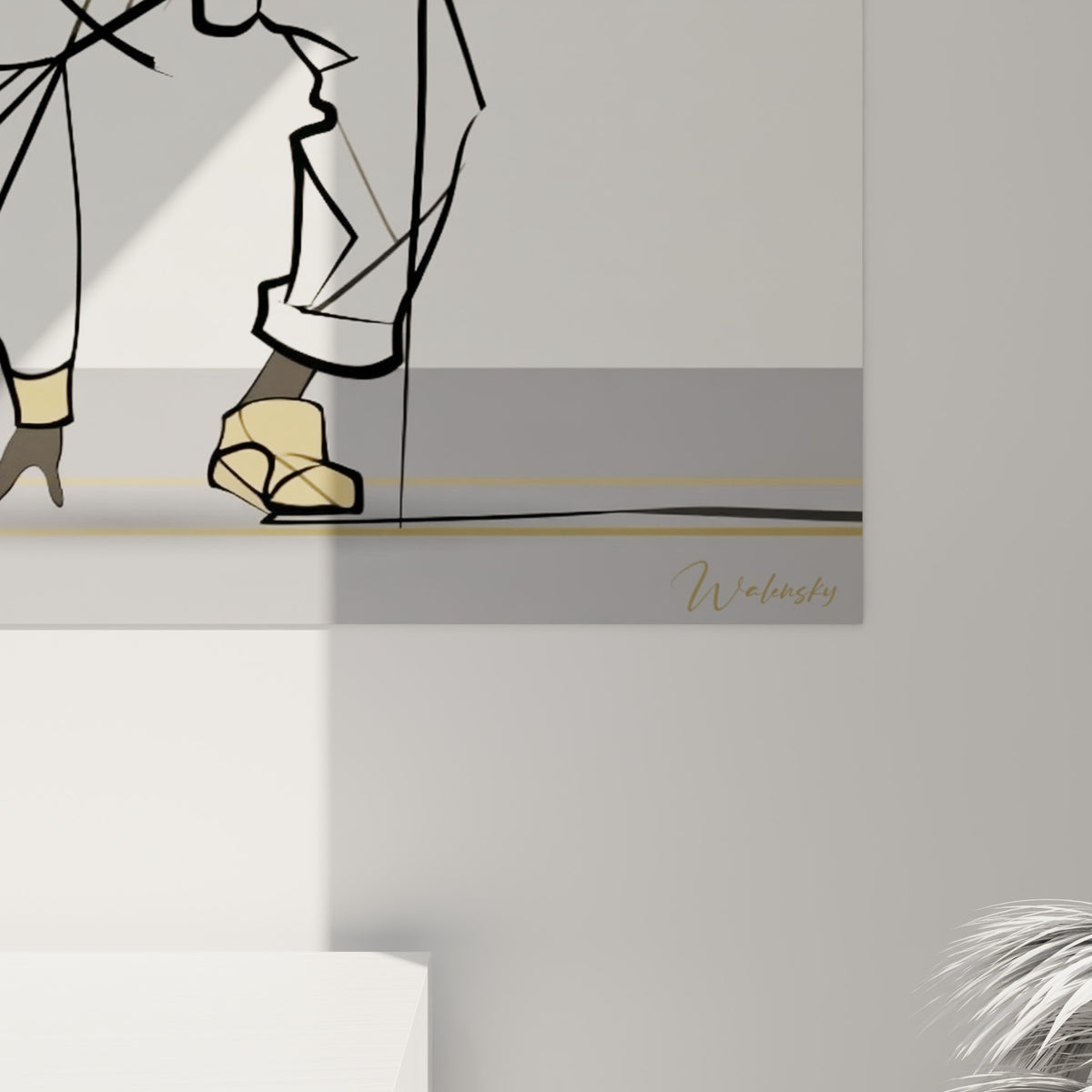 Traits noirs entrecroisés et touches dorées du tableau breakdance vus de près, grain et finesse du dessin