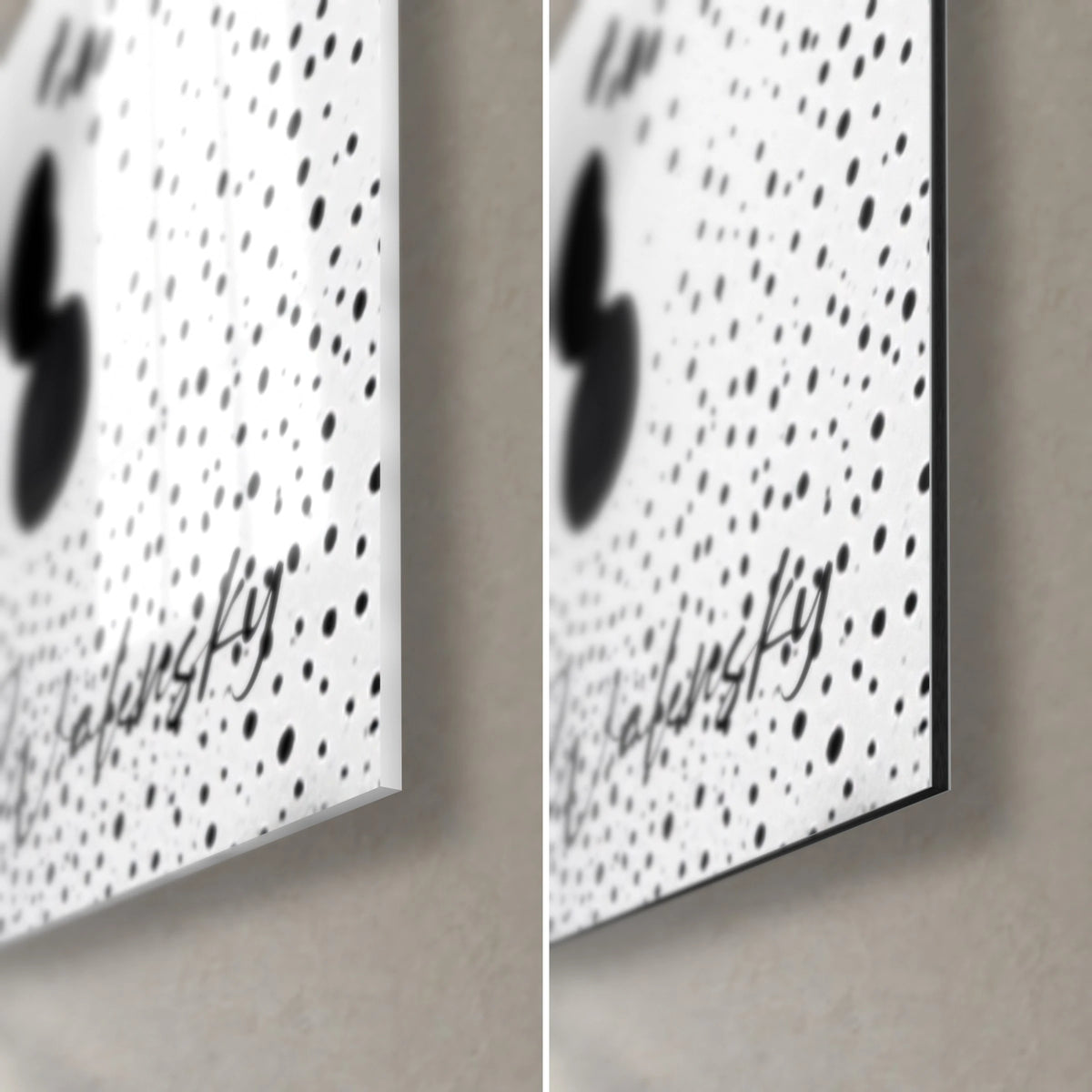 Schilderij met een constellatie van zwarte vlekken op een witte achtergrond, Walensky-signatuur, rechtsonder, glanzend glas en mat Dibond